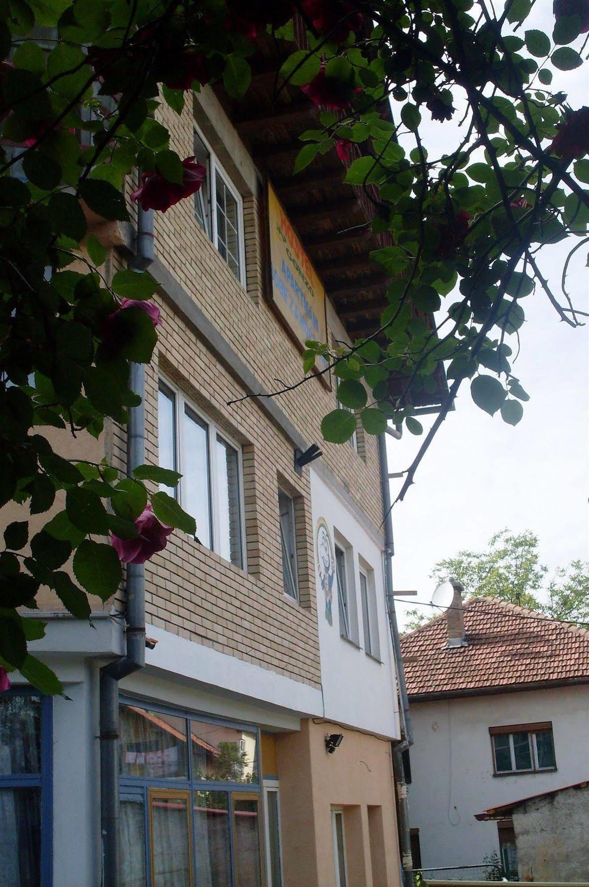 Hostel Gonzo Сараєво Екстер'єр фото