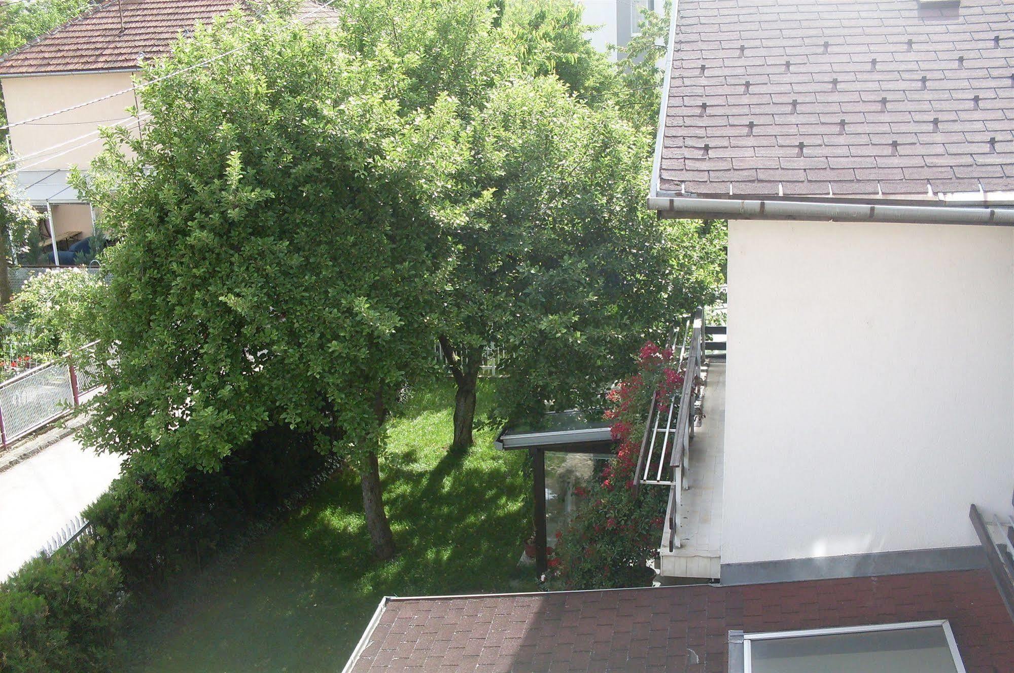 Hostel Gonzo Сараєво Екстер'єр фото