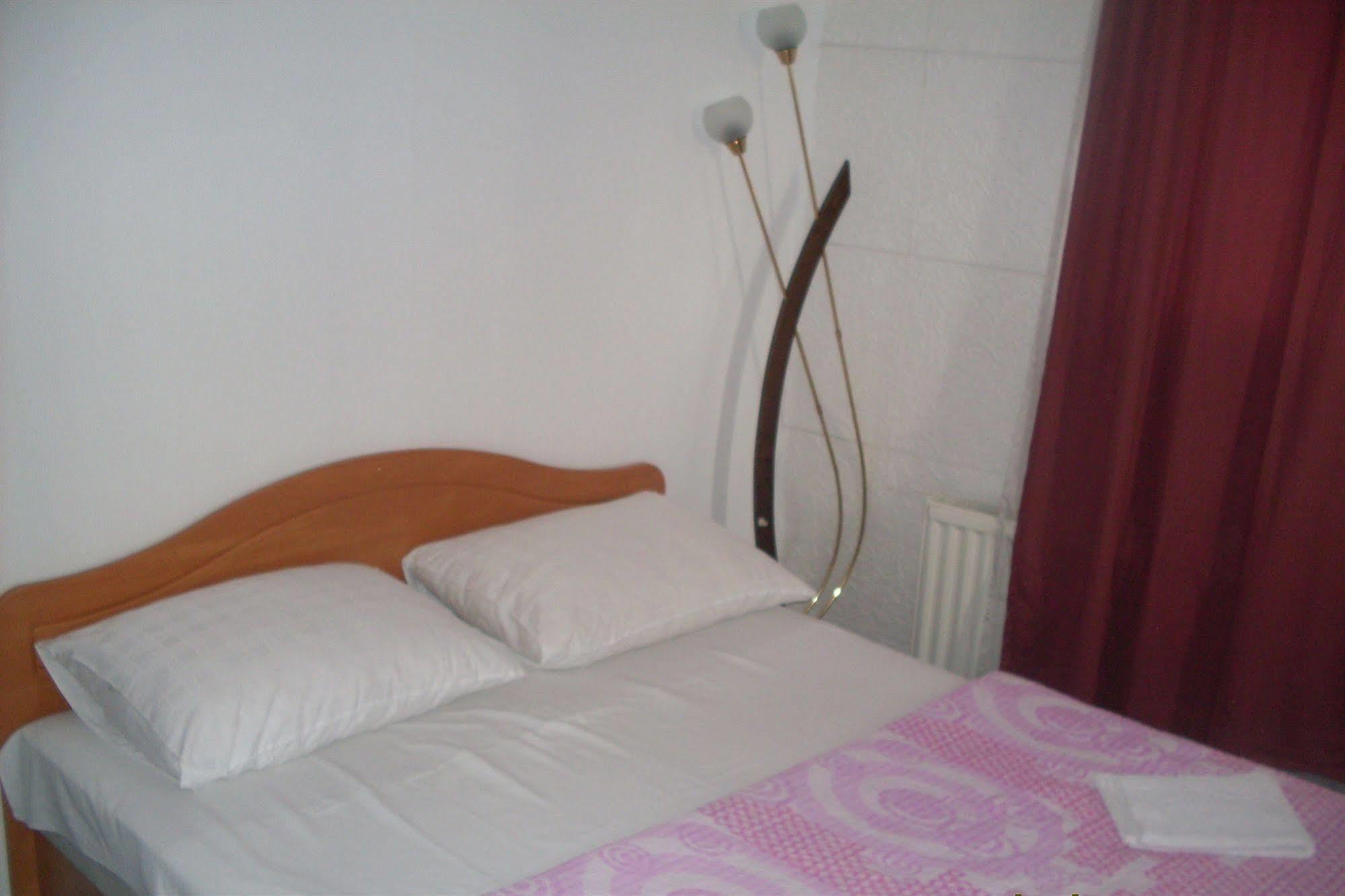 Hostel Gonzo Сараєво Екстер'єр фото